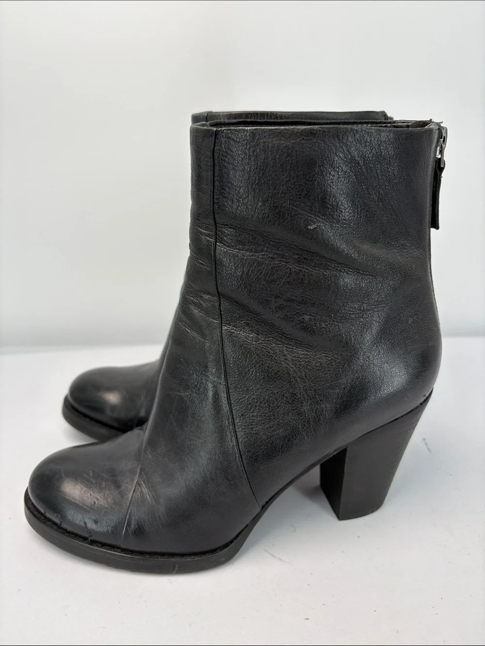 🪃 Nine West Black Leather Mid-Heel Ankle Booties
